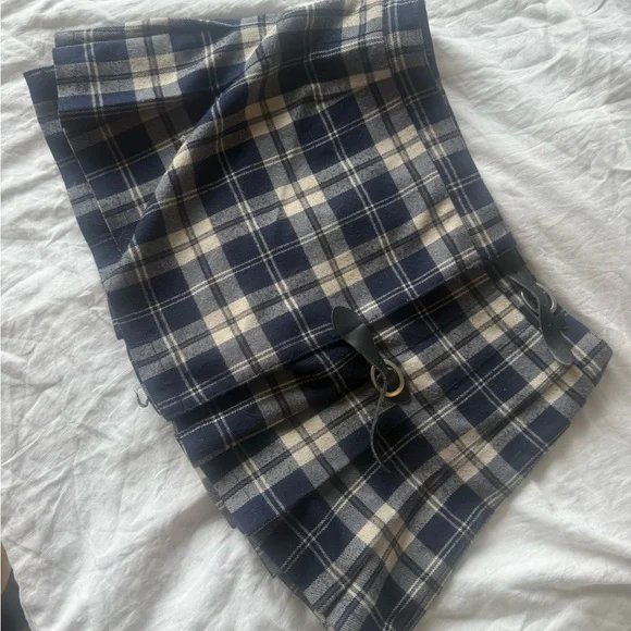 Brandy Melville Navy and Cream Plaid Mini Skirt - Picture 3 of 4